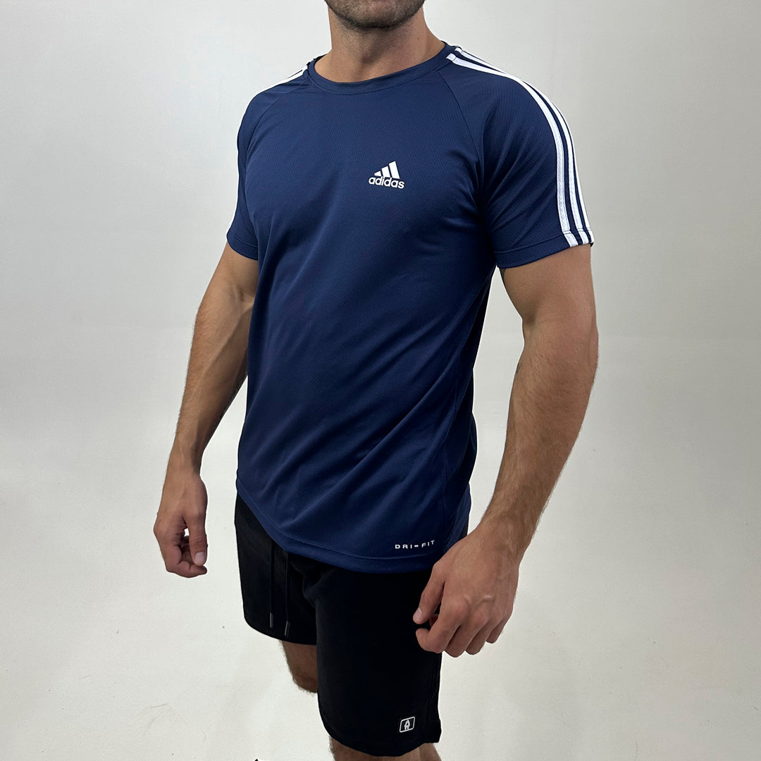 Camiseta Dry Fit Adidas III Listras Ombro